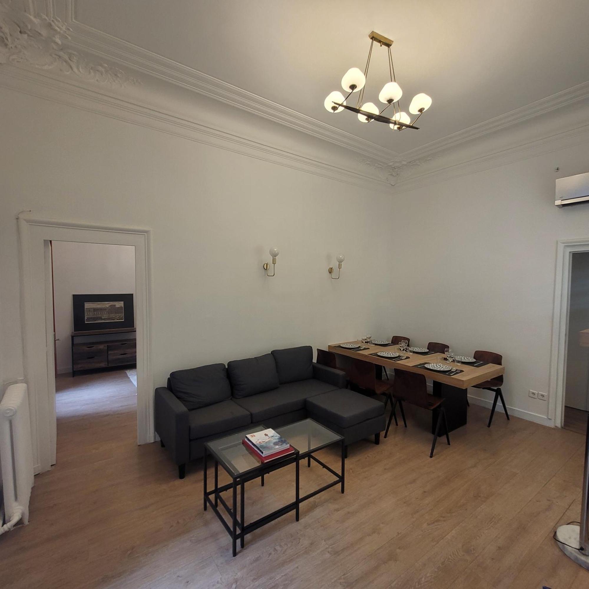 Bel Appartement Champs Elysees Avec 2 Chambres Parigi Esterno foto